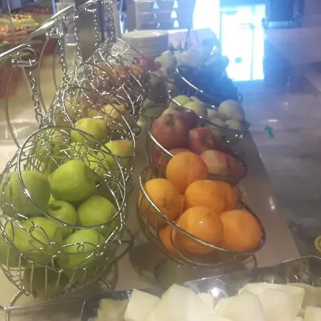 Square (adults Only)