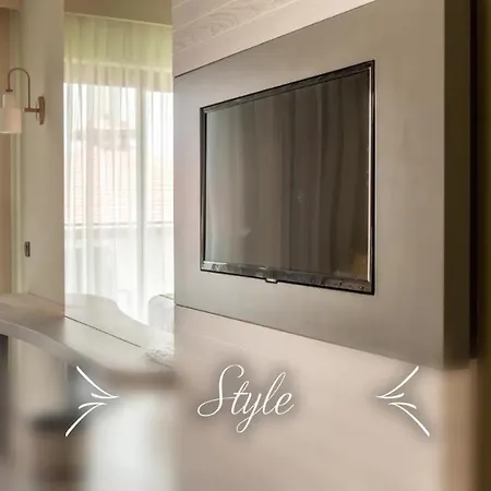 ホテル Square (adults Only) 4*