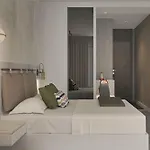 Square (adults Only) Hotel Side