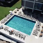 Hotel Square (adults Only) Side