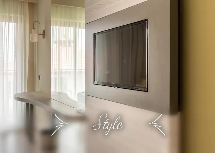 Отель Square (adults Only) 4*