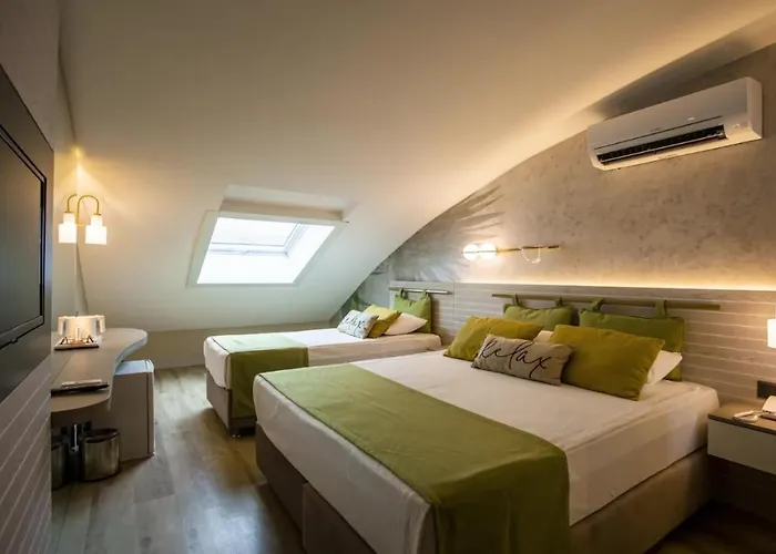 Square (adults Only) 4*