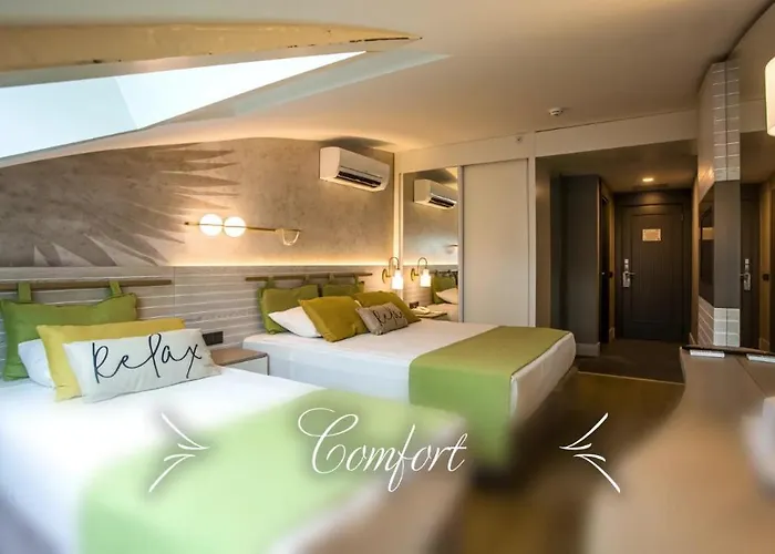 Square (adults Only)